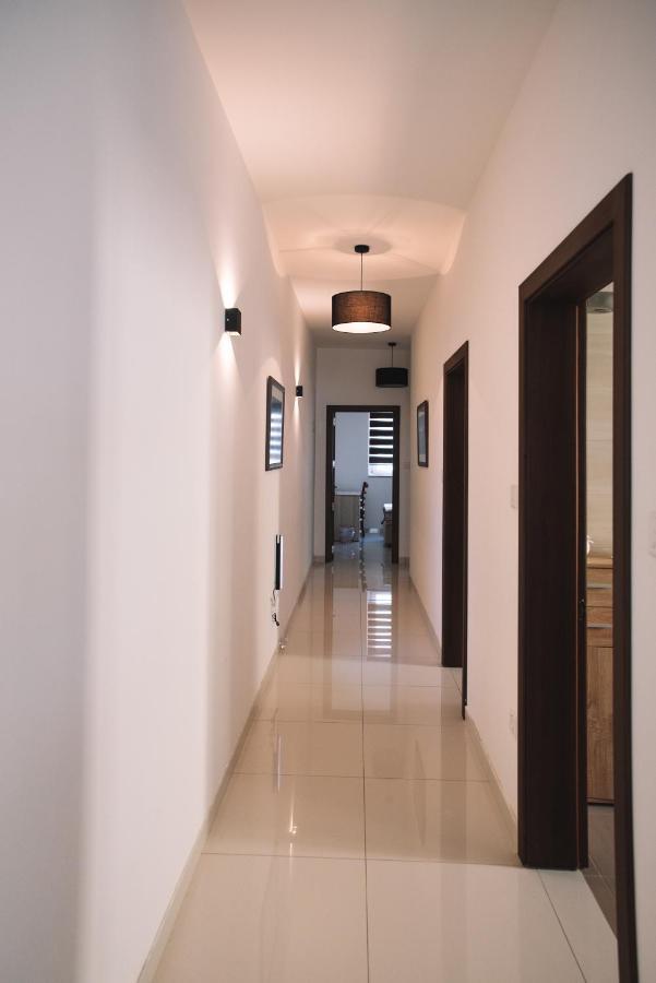 Modern 3 Bedroom With Ac Apartment Żabbar Exteriér fotografie